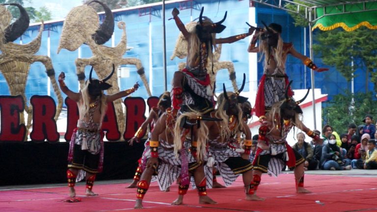 Parade Seni Merapi Merbabu 2022, Ajang Unjuk Gigi Seniman di Lereng Gunung