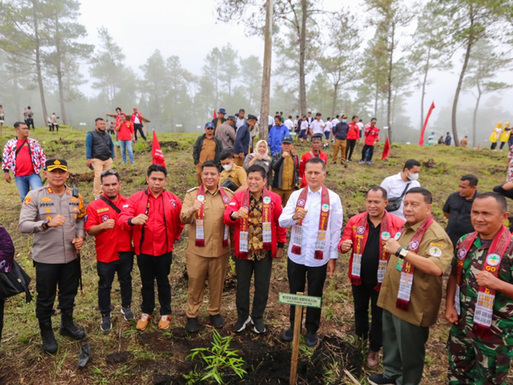 PBB Tanam 10 Ribu Pohon di Togaraja Samosir, Wagub Sumut dan KLHK Ikut