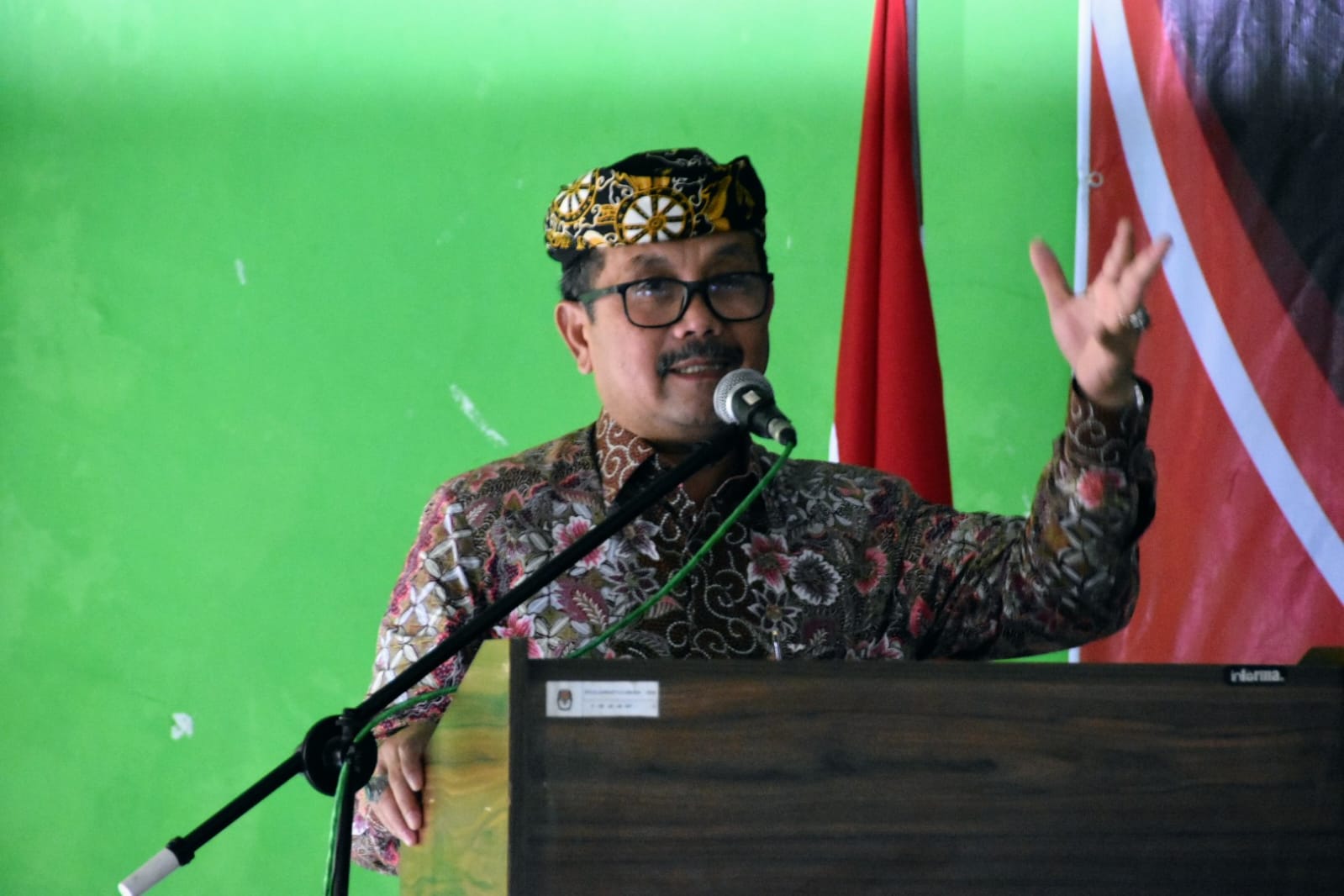 Bupati Cirebon Ungkap Alasan Desa Trusmi Kulon Dipilih Jadi Desa Peduli Pemilu