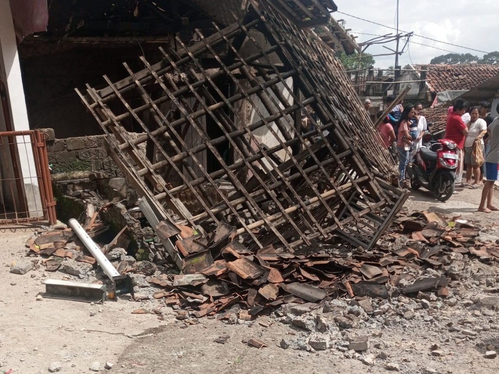 Dinsos Jabar Salurkan Logistik untuk Korban Gempa Cianjur