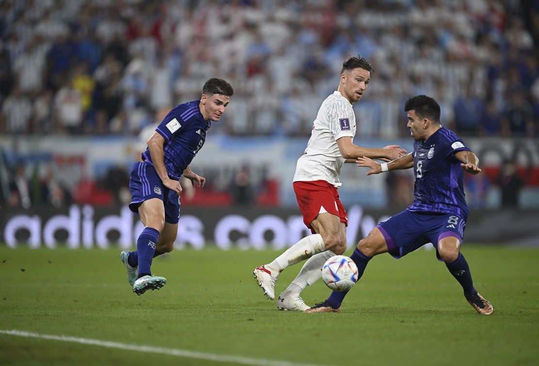Tendangan Penalti Messi Gagal, Argentina lolos ke Babak 16 Besar Piala Dunia 2022