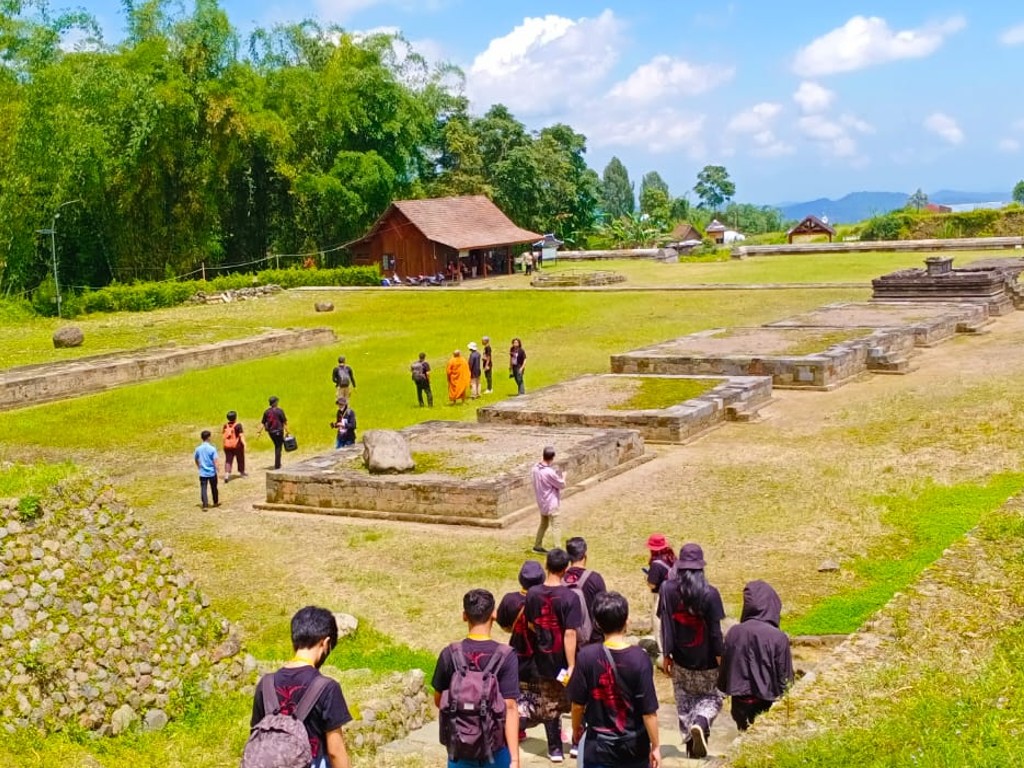 Mengangkat Peradaban Kuno Melalui Workshop Jurnalisme Arkeologi di Situs Liyangan
