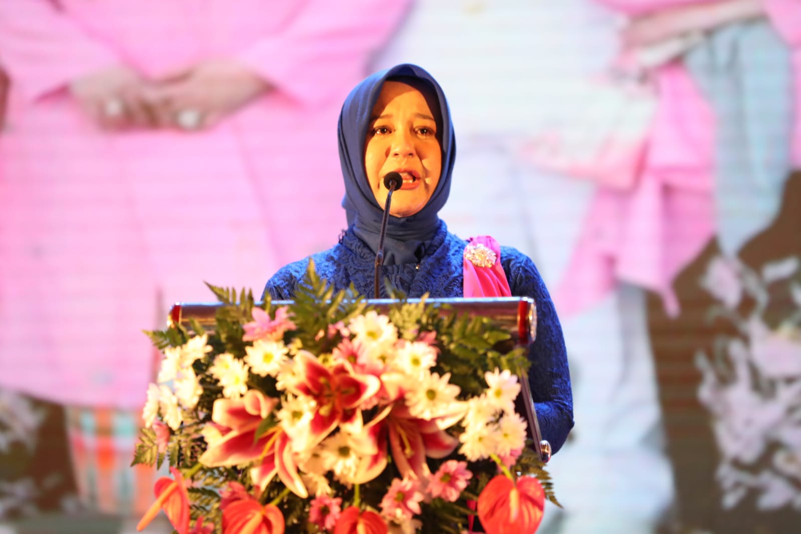 Puncak Hari Ibu, Wakil Wali Kota Makassar Baca Puisi Sambil Nangis