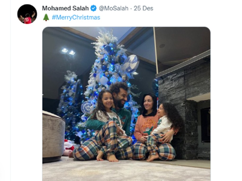 Rayakan Natal Bersama Keluarga, Salah Dikecam Fansnya