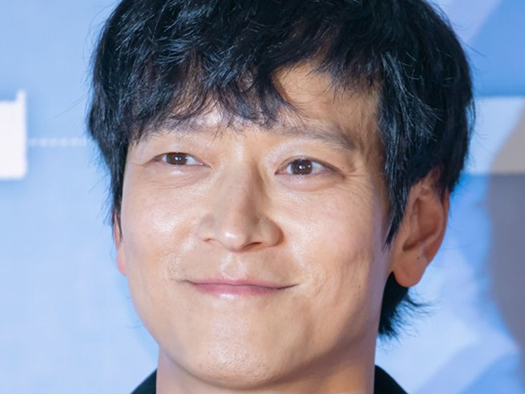 Aktor Drakor Kang Dong Won Hengkang dari YG Entertainment