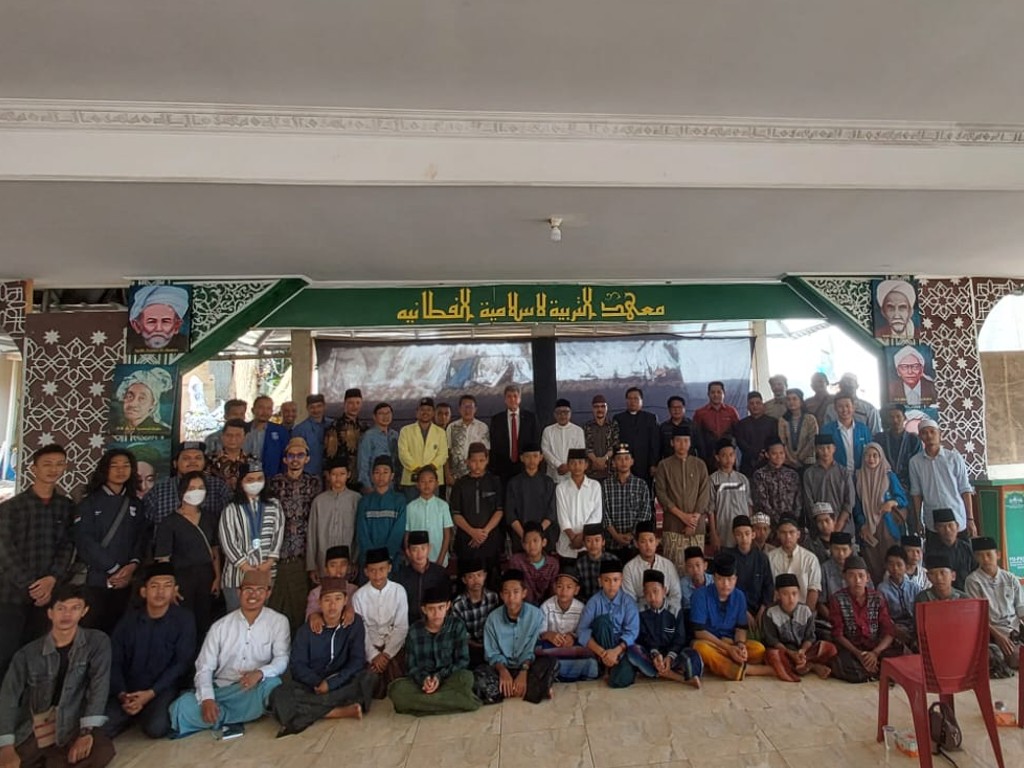 Dubes Palestina Kunjungi Gereja Bathel Indonesia dan Pondok Pesantren Al Fathaniyah Serang, Ini Pesannya