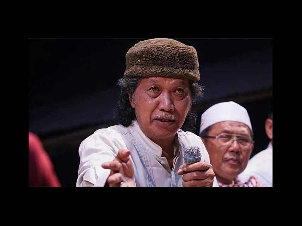 Sebut Jokowi Seperti Firaun, Cak Nun Minta Maaf