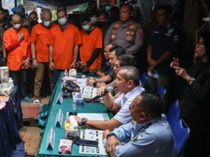 Polisi Bongkar Laboratorium Pembuatan Ekstasi di Jakarta Pusat, 4 Tersangka Ditangkap