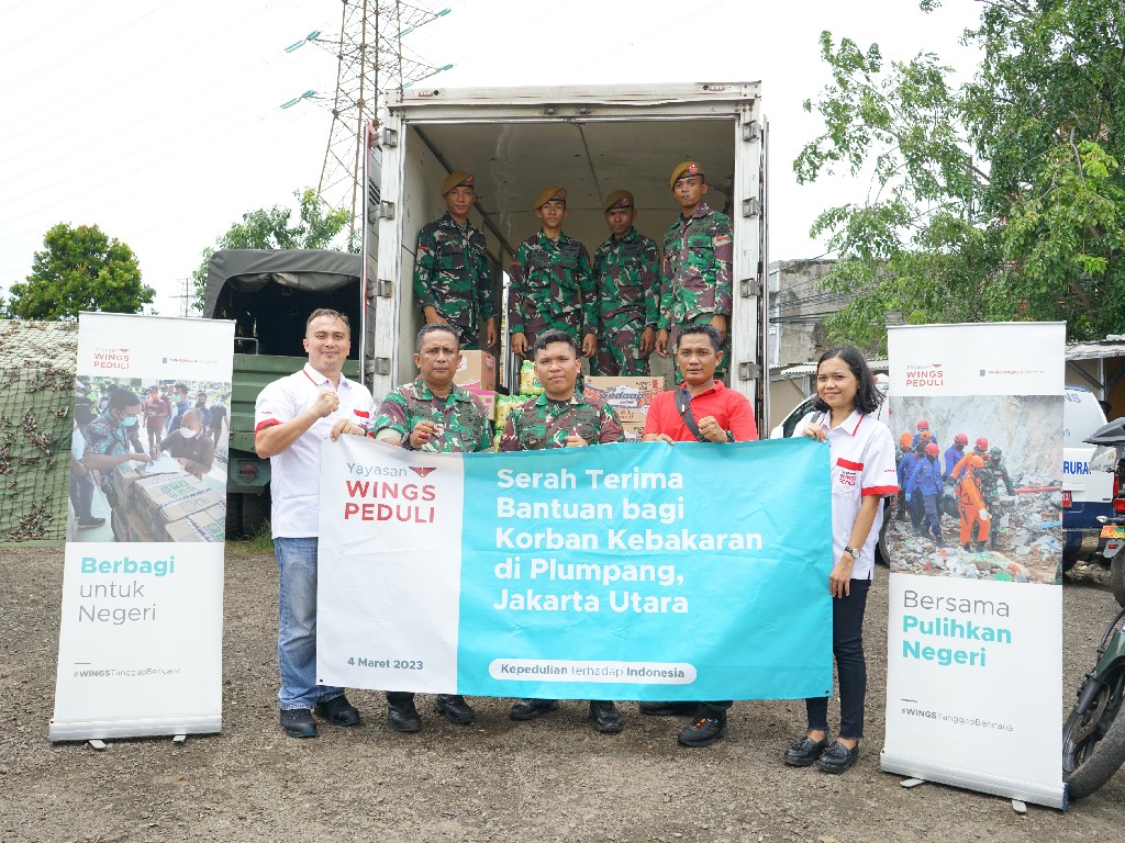 Yayasan WINGS Peduli Salurkan Bantuan untuk Korban Kebakaran Depo BBM di Plumpang