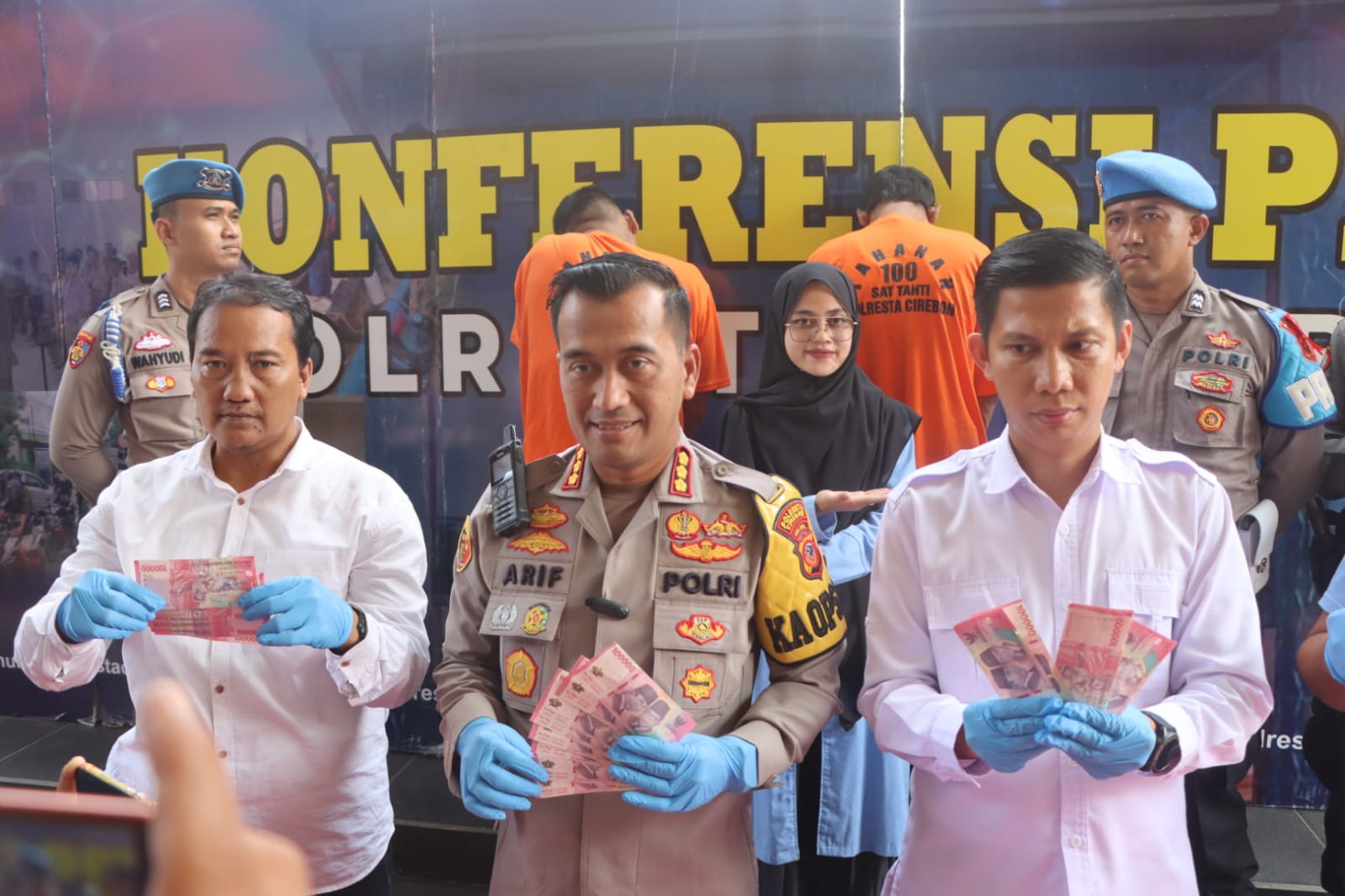 Polresta Cirebon Amankan Dua Pelaku Peredaran Uang Palsu Jelang Lebaran