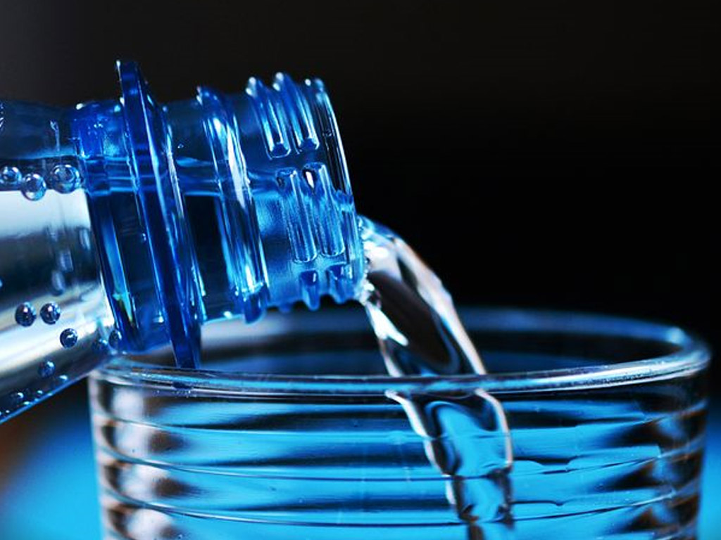 Lima Manfaat Mengonsumsi Air Putih atau Air Mineral Bagi Kesehatan
