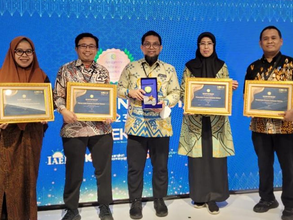 Pemprov Sulsel Borong Lima Penghargaan di Ajang Adinata Syariah 2023