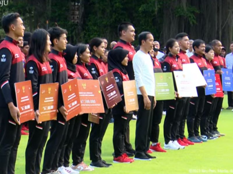 Atlet SEA Games 2023 Peraih Medali Dapat Bonus, Jokowi Pesan Jangan untuk Beli Mobil