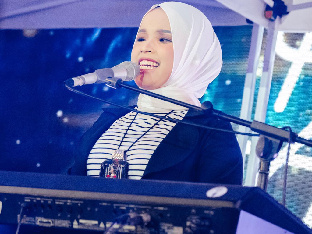 Suaranya Bikin Merinding, Putri Ariani Raih Golden Buzzer di Ajang America's Got Talent 2023