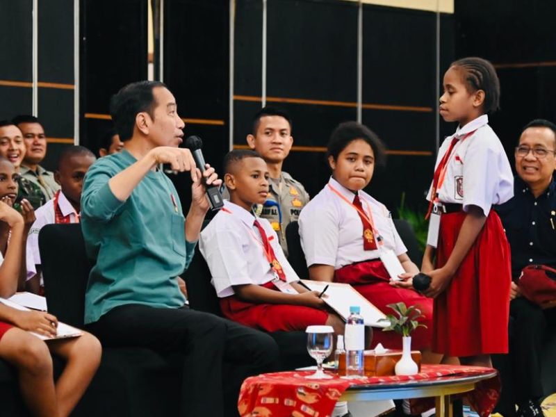 Kepada Pelajar SD Papua, Jokowi Jelaskan Alasan Memindahkan Ibu Kota ke Kalimantan