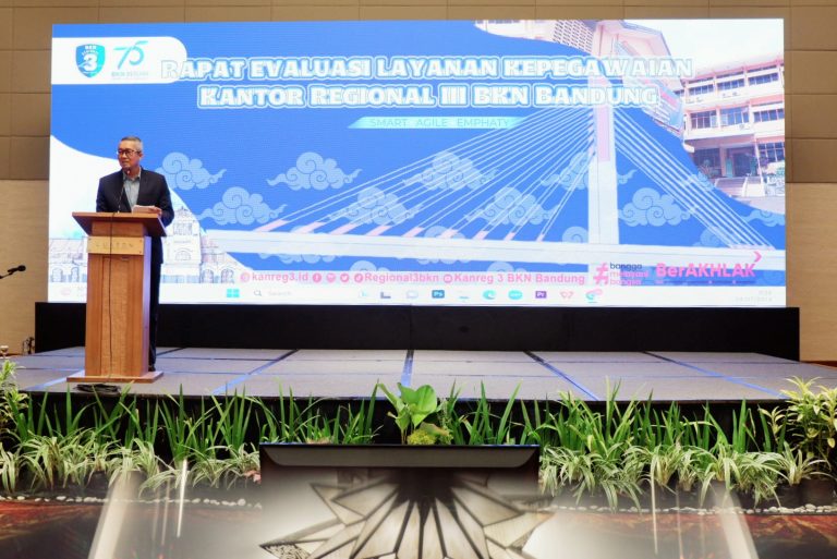 Melalui Rapat Evaluasi, Sekda Kota Cirebon Berharap Peningkatan Pelayanan Kepegawaian