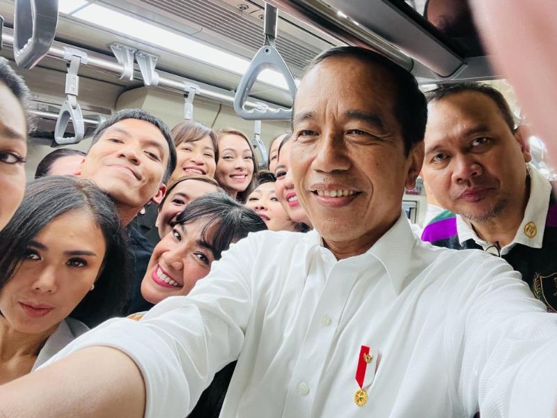 Begini Cara Jokowi Menarik Minat Masyarakat Gunakan Moda Transportasi Massal