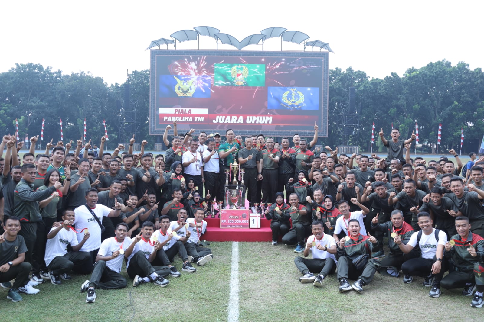 Kontingen TNI AD Pertahankan Predikat Juara Umum Piala Panglima TNI ke-16 Kalinya