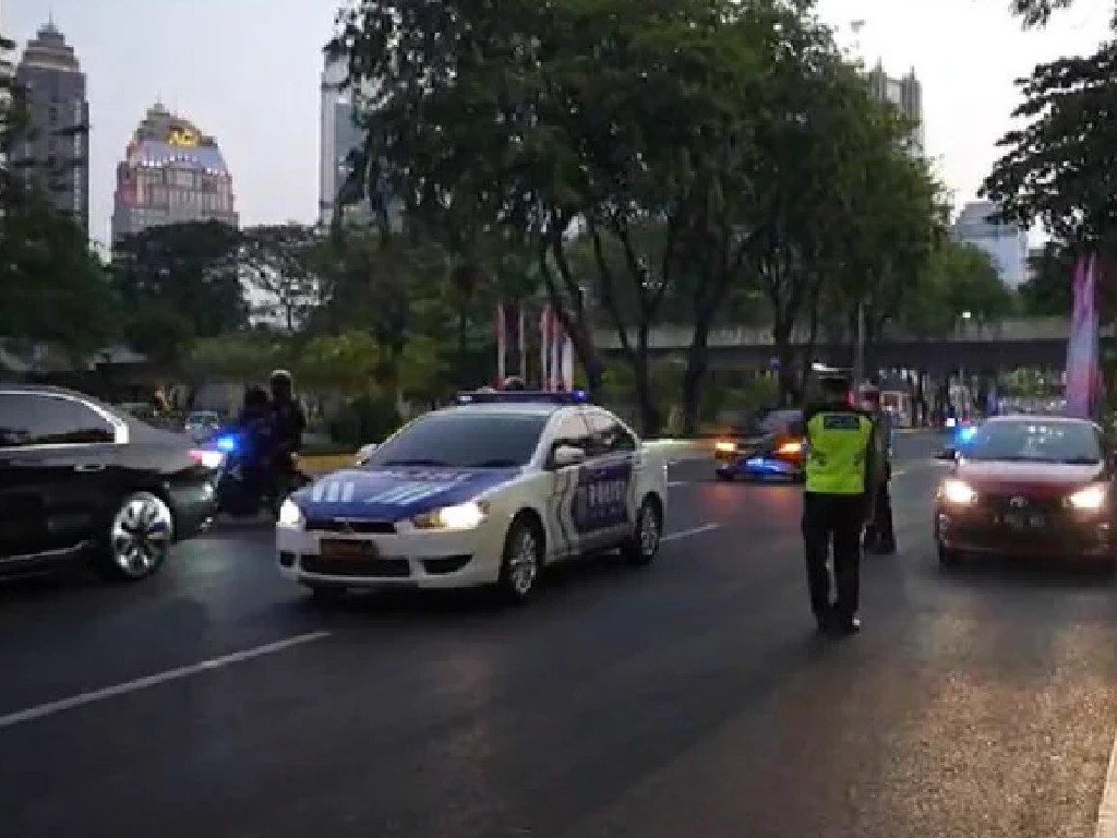 Mobil Patroli Polisi Terobos Rombongan Tamu Negara, Dirlantas Polda Metro Jaya Harus Ditegur 