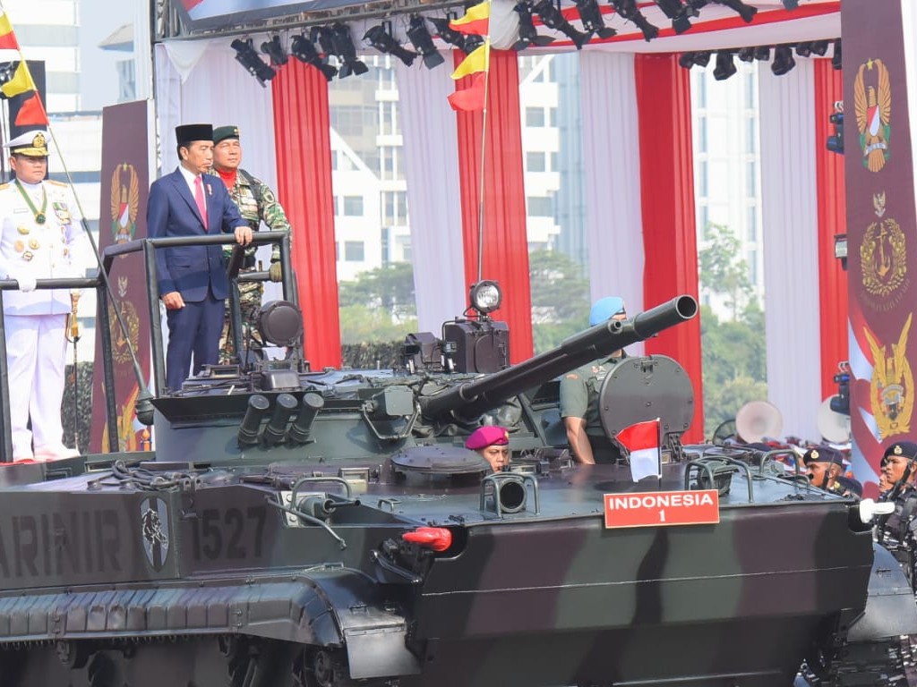 HUT ke-78 TNI, Jokowi Ingatkan Pembelian Alusista Dilakukan dengan Bijak