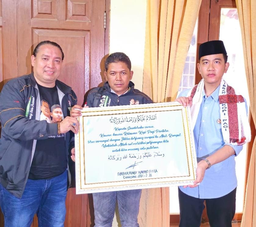 Kunjungi Ponpes Al Inaaroh Al Hikam di Cirebon, Gibran Temui Relawan Kopi Pagi