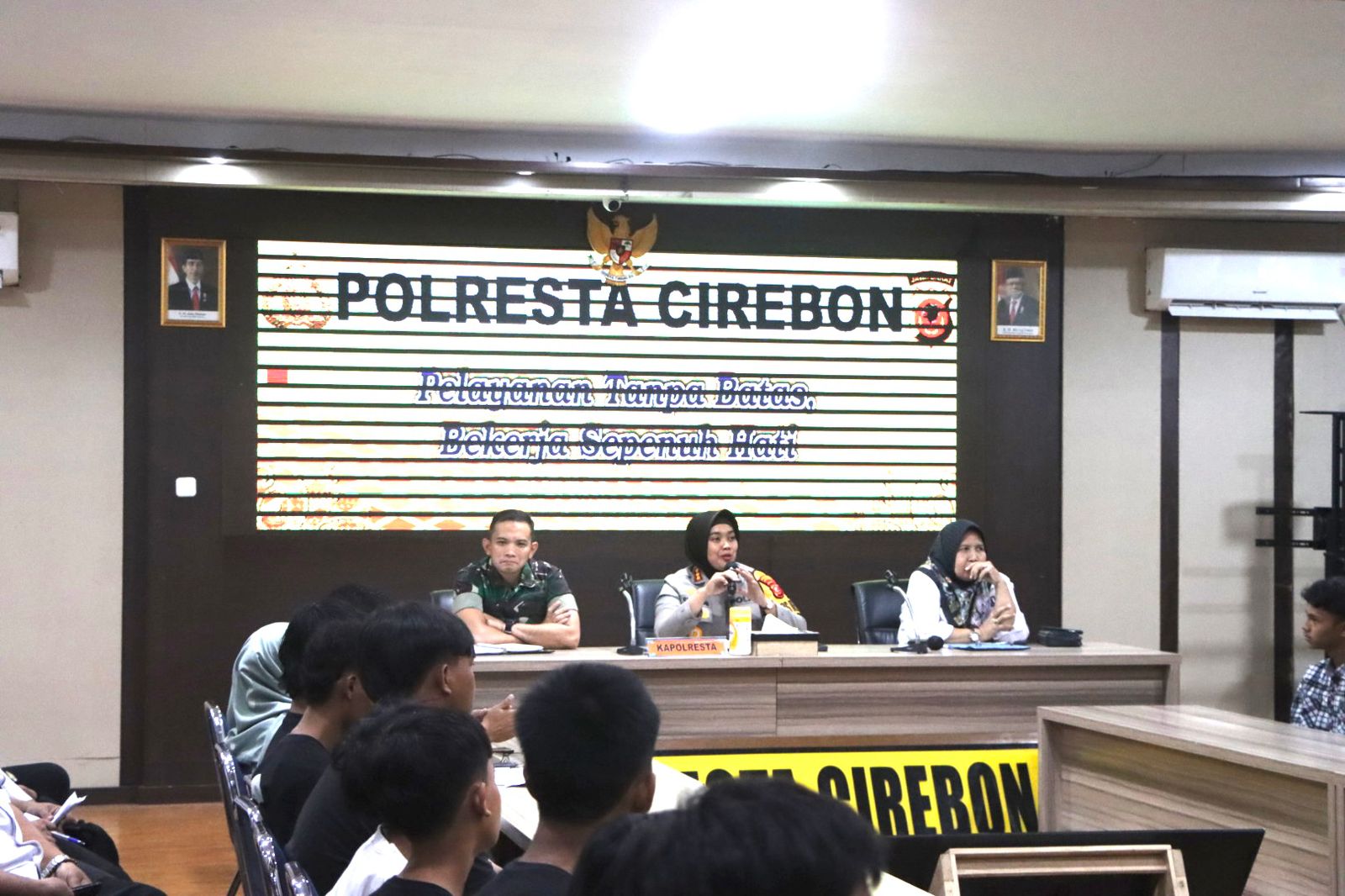 Forkopimda Kabupaten Cirebon Berikan Penyuluhan kepada Kelompok Anak Yang Pernah Terlibat Geng Motor