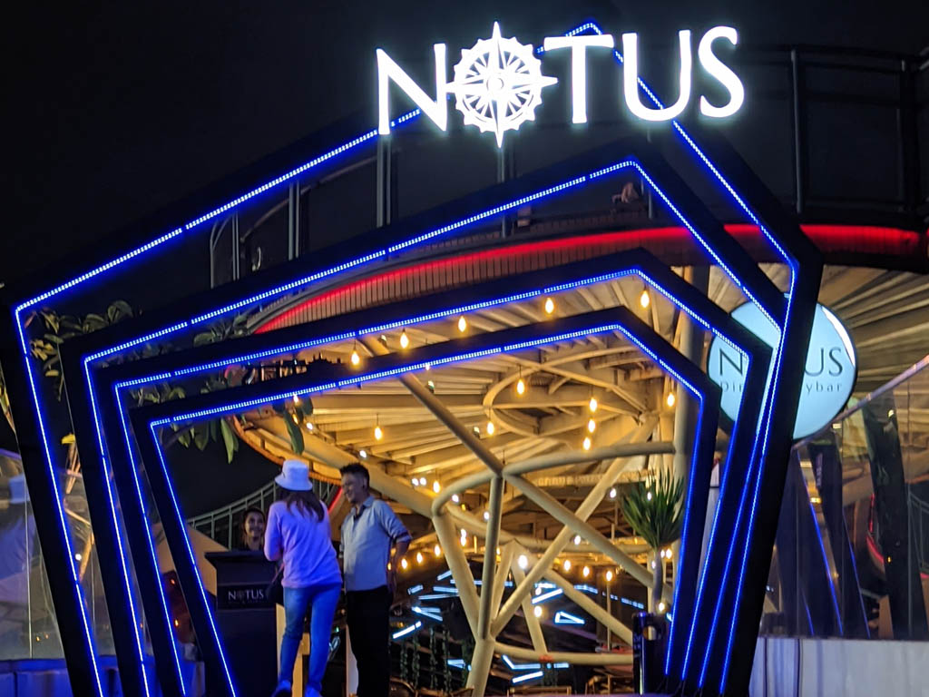 Notus Dine & Sky Bar Tawarkan Cityview, Makanan Enak dan Musik di Pusat Kota Jakarta