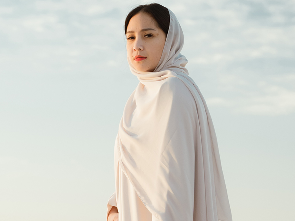 Nagita Slavina Daur Ulang Single PadaMu Ku Bersujud Milik Afgan