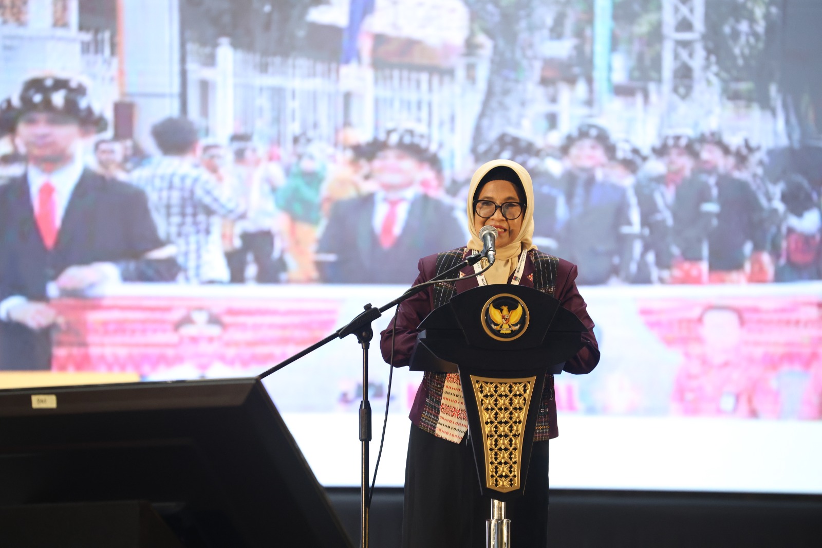Walkot Siantar Wakili Bobby Nasution Sampaikan Laporan di Rakernas APEKSI XVII