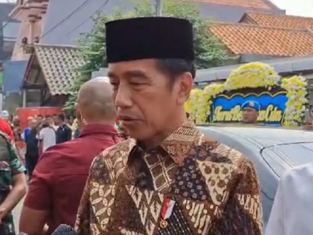 Presiden Jokowi Melayat ke Rumah Duka Wapres Hamzah Haz