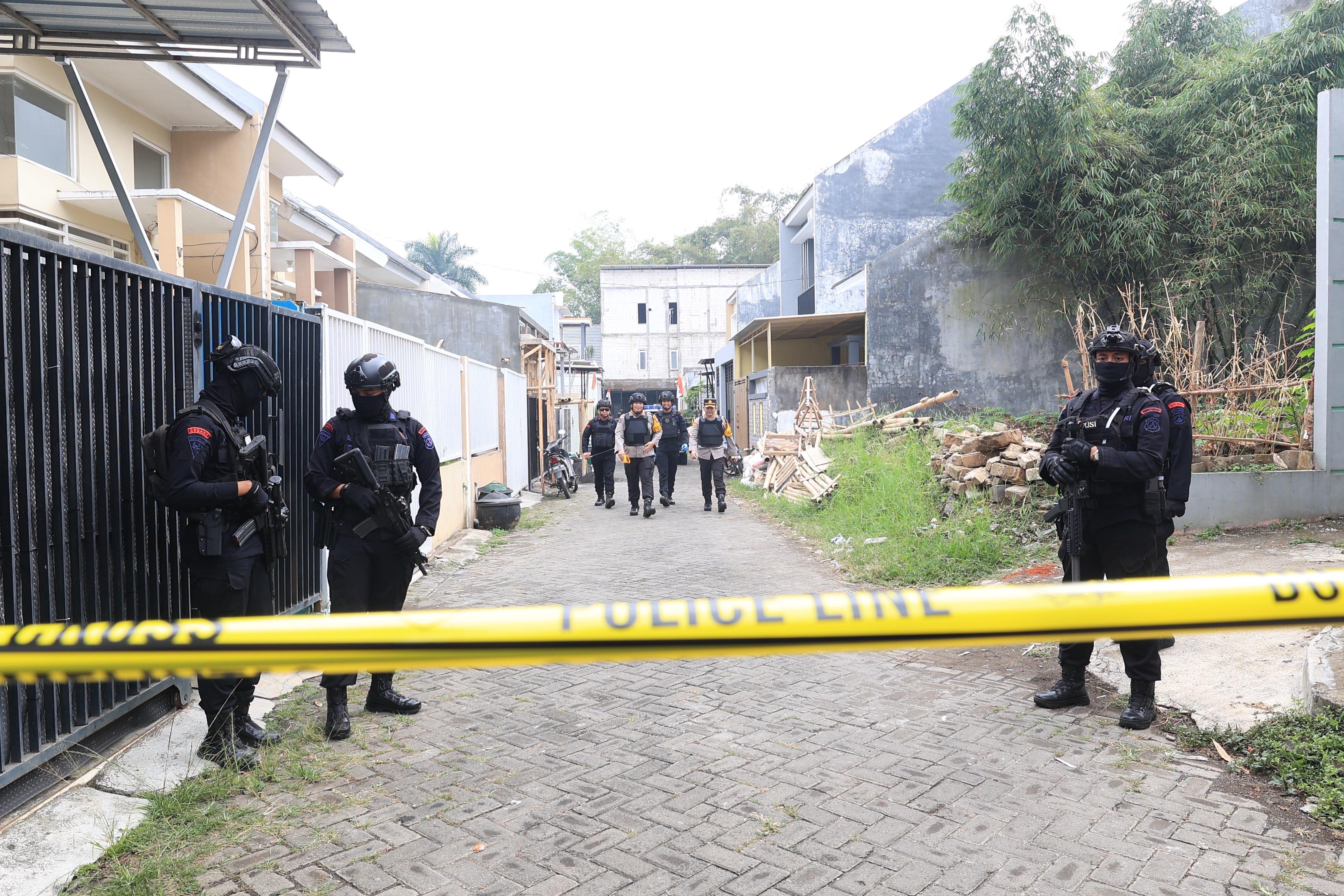 Polri Tangkap Calon Pengantin Bom Bunuh Diri di Batu Malang