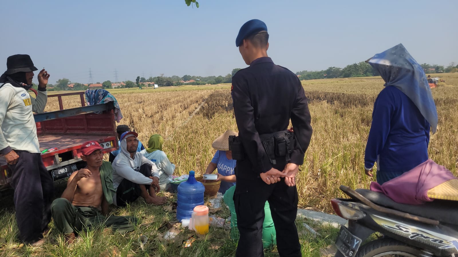 Sat Brimob Polda Jabar Dorong Ketahanan Pangan di Desa Winong Melalui Inovasi Pertanian dan Peternakan