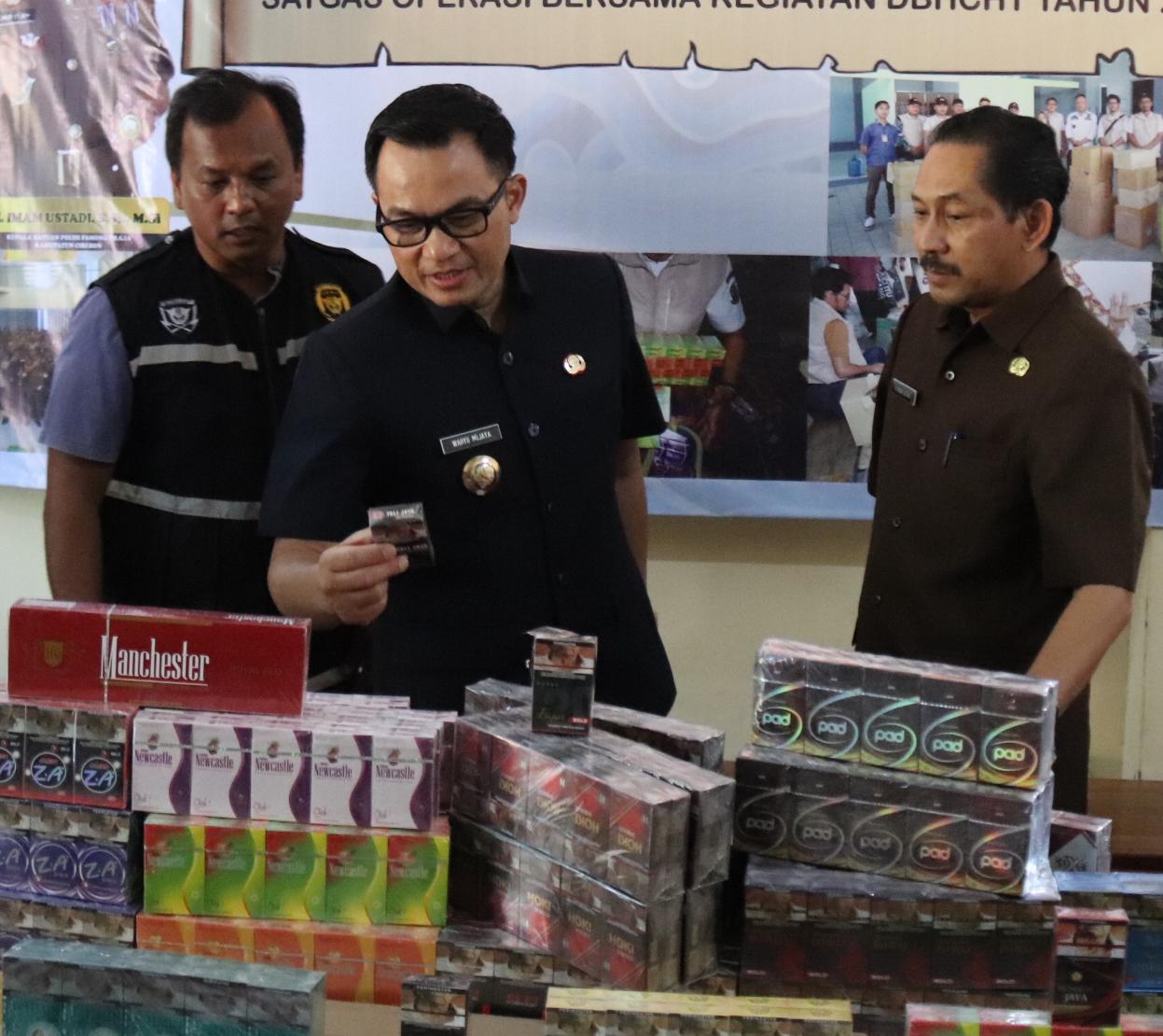 Operasi Gencar Pemkab Cirebon, Satpol PP Sita Ratusan Ribu Batang Rokok Ilegal