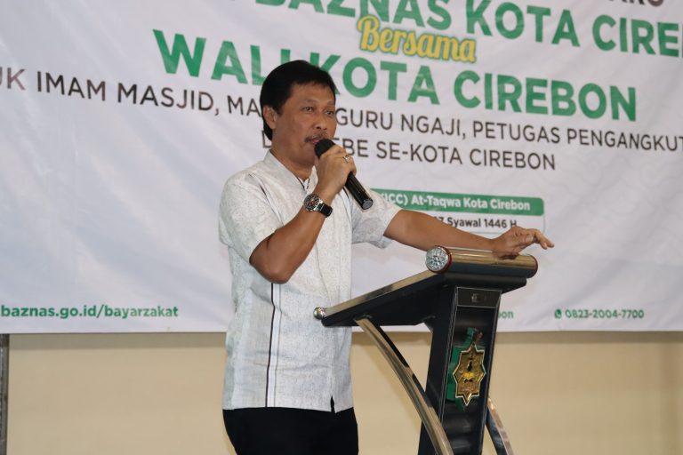 Pemkot Cirebon dan Baznas Serahkan Bantuan untuk Imam, Marbot, Guru Ngaji hingga Petugas Kebersihan