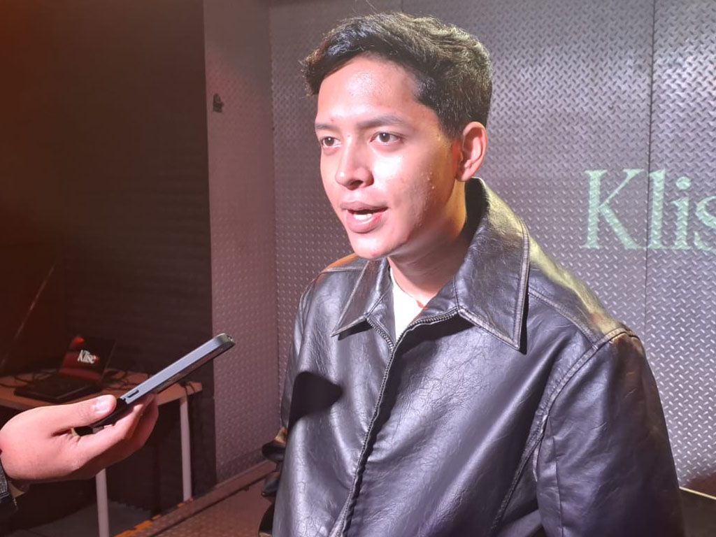 Solois Adikara Resmi Merilis Album Perdana Bertajuk Klise