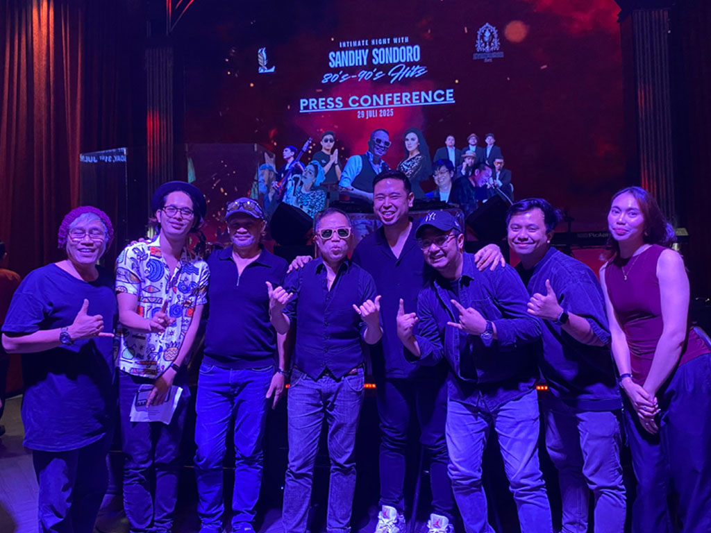 Sandhy Sondoro Hidupkan Nostalgia 80-90an dalam Konser Intim di LUFRE Senopati