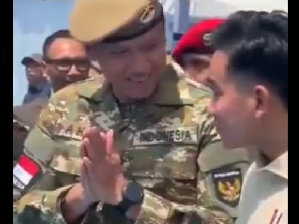 Gibran Trending di Medsos, Hanya Karena Gak Menyalami Menteri