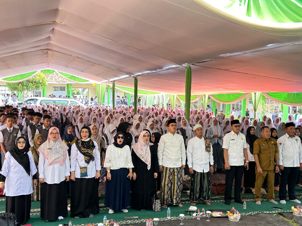 Ponpes Mumtaz Mizani Resmi Berdiri, Warnai Maulid Nabi di Subang