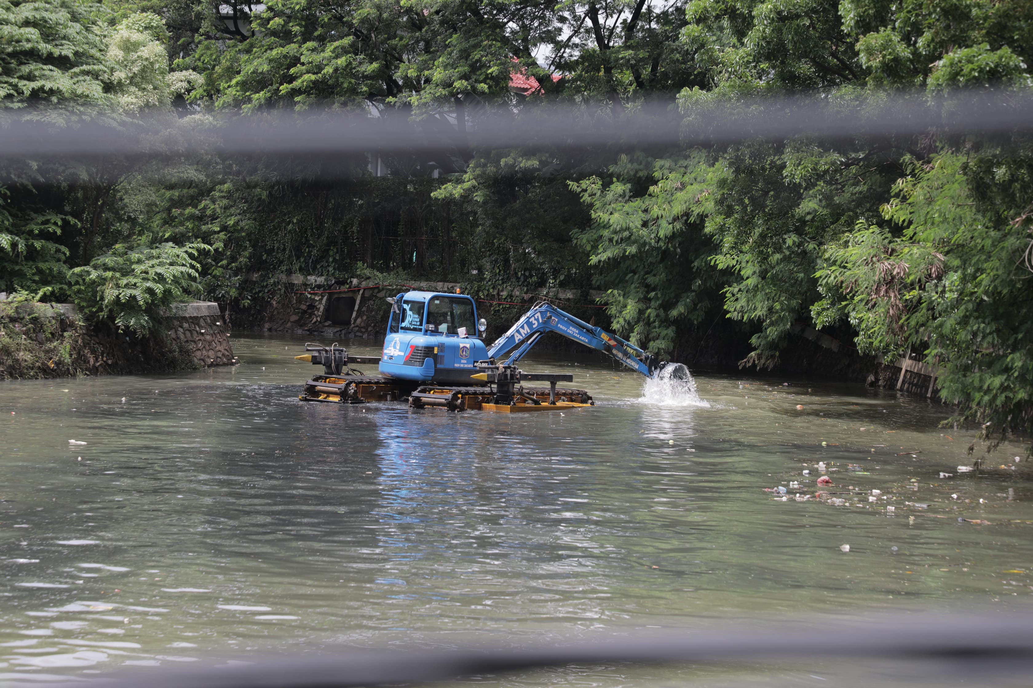 Pramono Anung Kerahkan 200 Ekskavator untuk Keruk Sedimen Sungai, Tangani Banjir Jakarta