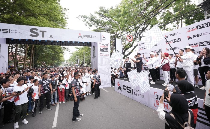 Jalan Sehat PSI, Pantai Losari Makassar Lautan Putih
