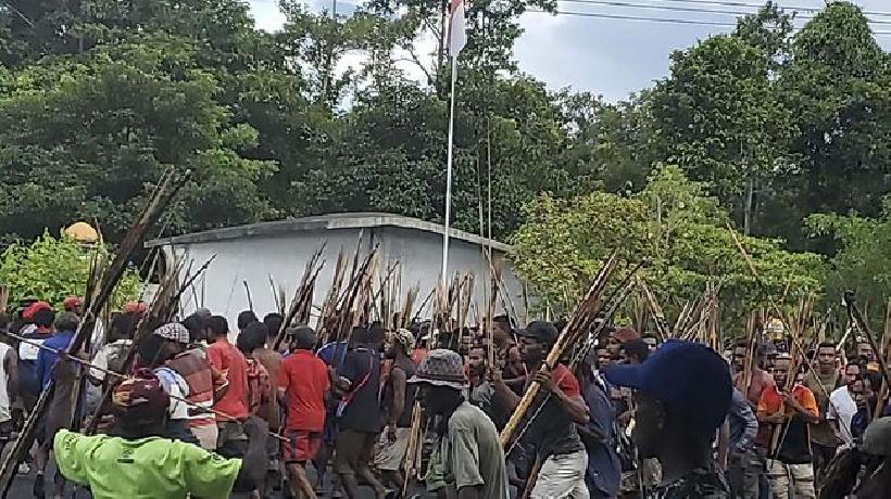 Tiga Warga Terluka dan Dua Rumah Dibakar Akibat Bentrok Antar Warga Lanny Jaya dan Warga Nduga