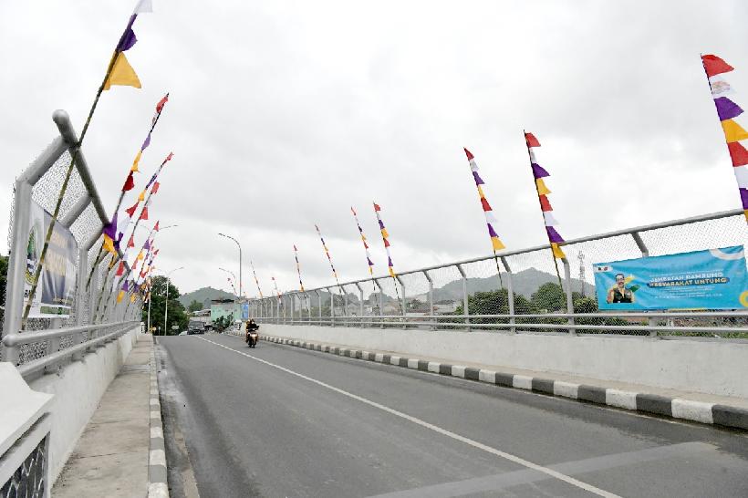 Warga Sambut Gembira Jembatan Leuwigajah