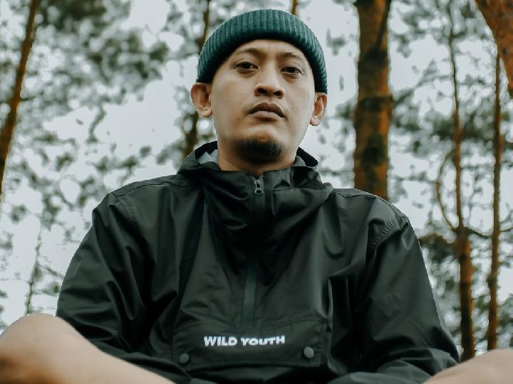 Adi Widodo Rilis Single Solo Kedua Bertajuk Stay On Me