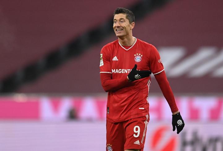 Robert Lewandowski Terpilih Sebagai Pemain Terbaik FIFA 2021