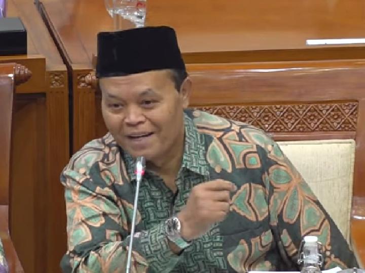 Isu Masa Jabatan Presiden 3 Periode, HNW: Itu Strategi Cari Muka ke Jokowi