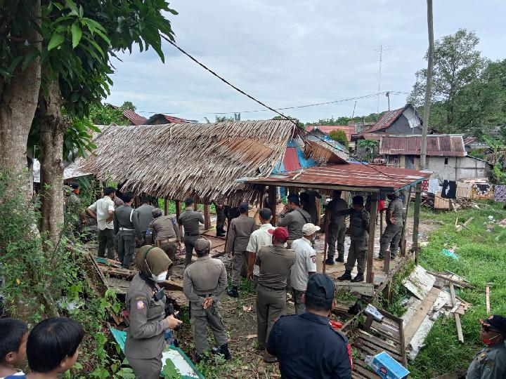 Bangun di Atas Lahan Pemkab Mamuju, Puluhan Rumah Warga Dibongkar