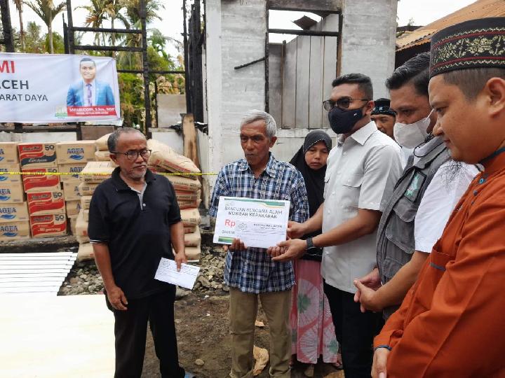 Wakil Ketua DPRA Bantu Pembangunan Rumah Janda di Abdya