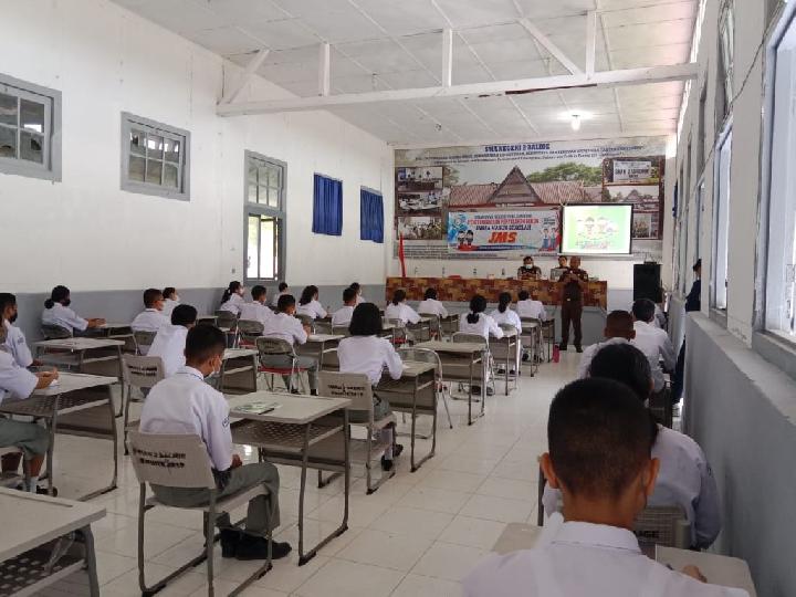 Jaksa Masuk Sekolah di Toba, Kenalkan Hukum Sejak Dini untuk Remaja