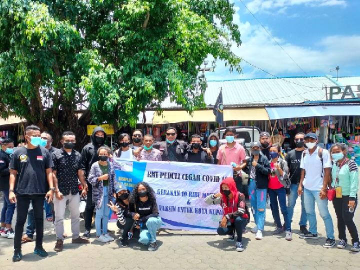 Ajak Masyarakat Vaksinasi, RMI NTT  Bagikan 10.000 Masker untuk Warga Kupang