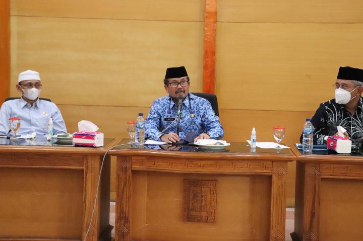 Bupati Cirebon Curhat Masalah Ini ke Pansus VI DPRD Jabar